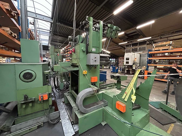 Zelezarna ravne - 1990 - vps 250-600-1200 - hydraulische pers - afbeelding 75 van  86
