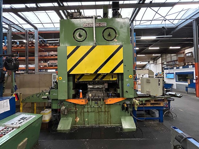Zelezarna ravne - 1990 - vps 250-600-1200 - hydraulische pers - afbeelding 1 van  28