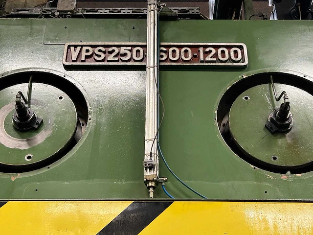 Zelezarna ravne - 1990 - vps 250-600-1200 - hydraulische pers - afbeelding 84 van  86