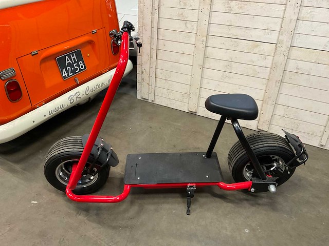 Zelf balancing elektrisch moon scooter - afbeelding 2 van  8