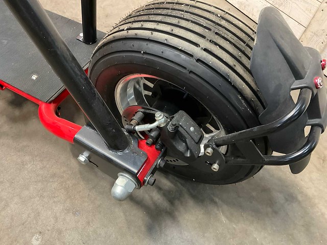 Zelf balancing elektrisch moon scooter - afbeelding 8 van  8