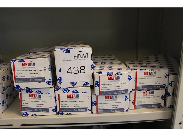 Zelfborende- en houtschroeven metain in diverse maten en uitvoeringen, ruim 60 doosjes. - afbeelding 2 van  3