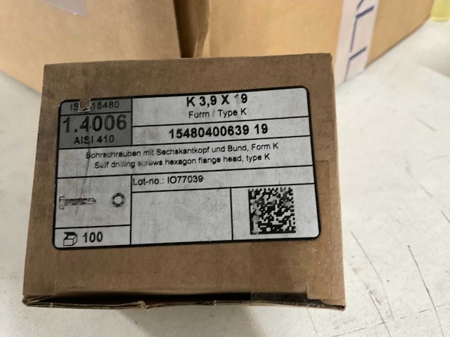 Zelfborende schroeven zeskant 3.9x19 mm (9500x) - afbeelding 1 van  2
