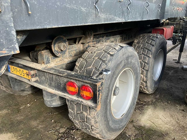 Zelfbouw - 1990 - 1990 zelfbouw kipper met 2x haakarmbak met kraan - afbeelding 10 van  18