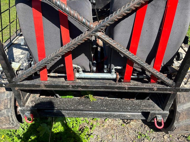 Zelfbouw - 2023 - rupsbandtractor - afbeelding 8 van  9
