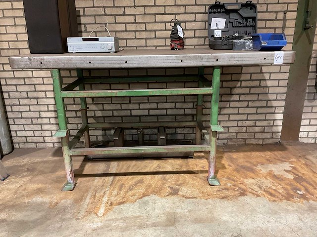 Zelfbouw stalen tafel - afbeelding 1 van  3