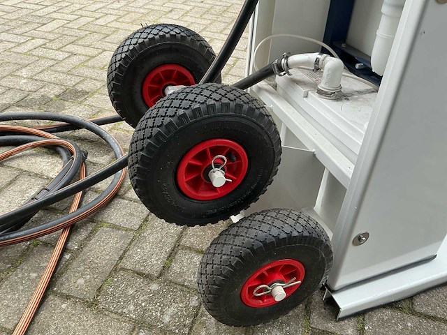 Zelfbouw toilet met vermaler - afbeelding 10 van  13