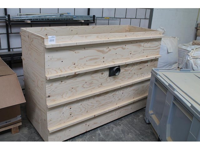 Zelfbouwzeef met afmeting 180 x 71 x 125 cm met afzuigmotor. maasgrootte ca. 2x2 mm. - afbeelding 1 van  4