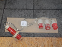 Zelfgebouwd krachtverdeelstation met 63 a invoer en drie x uitvoer zijnde twee x 32 a en een x 16 a. - afbeelding 1 van  2