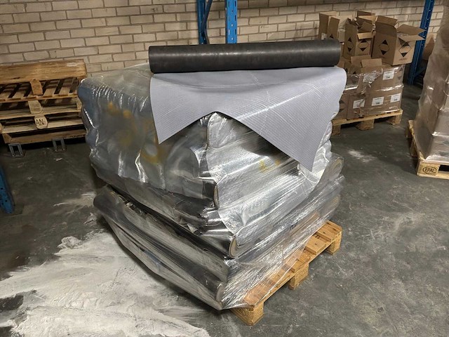 Zelfklevend ondervloer voor dryback pvc (ca. 364m2) - afbeelding 3 van  8
