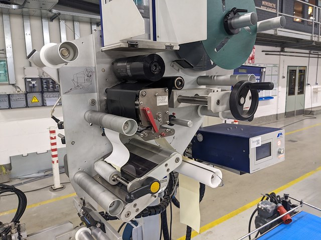 Zelfklevende etiketeer machine, altech, alritma, blauw, 2006 - afbeelding 8 van  13