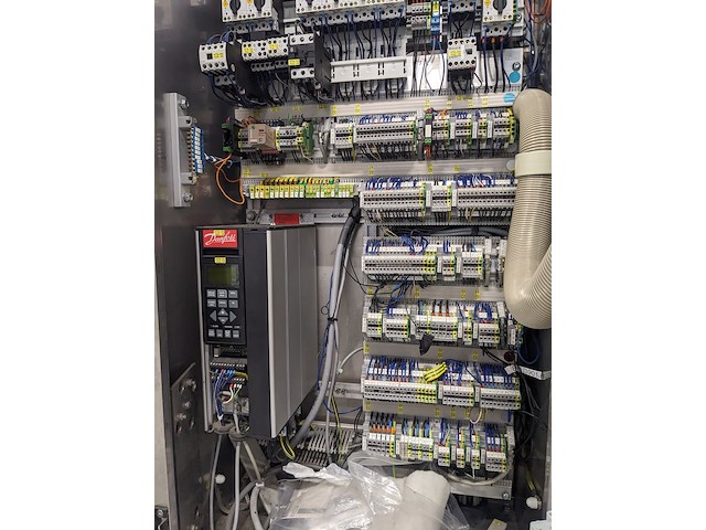 Zelfklevende etiketeer machine, krones, autocol 747-648, 2002 - afbeelding 5 van  39