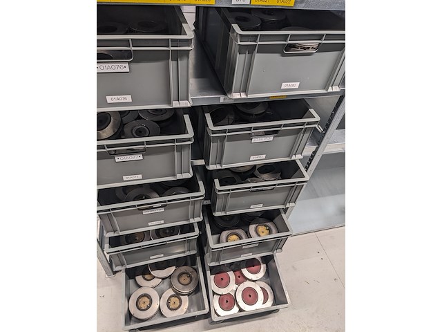 Zelfklevende etiketeer machine, krones, autocol 747-648, 2002 - afbeelding 17 van  39