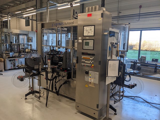 Zelfklevende etiketeer machine, krones, autocol 747-648, 2002 - afbeelding 12 van  39