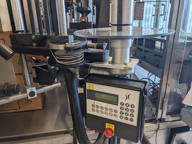 Zelfklevende etiketeer machine, krones, autocol 747-648, 2002 - afbeelding 2 van  39