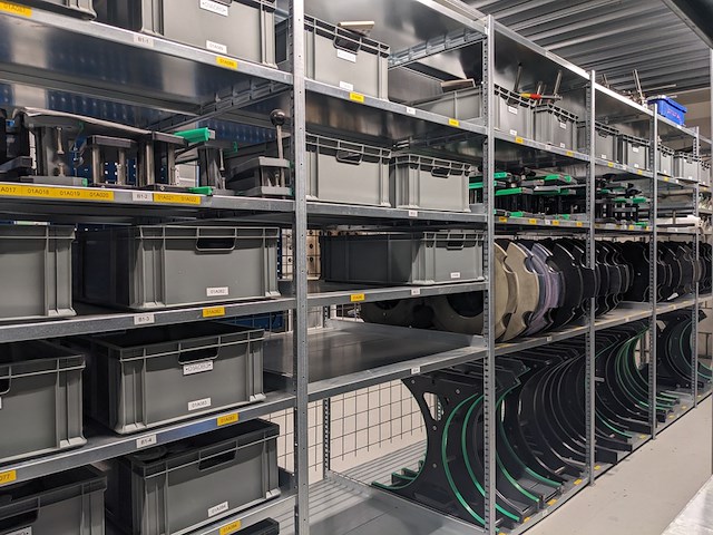 Zelfklevende etiketeer machine, krones, autocol 747-648, 2002 - afbeelding 16 van  39