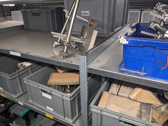 Zelfklevende etiketeer machine, krones, autocol 747-648, 2002 - afbeelding 25 van  39