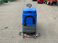 Zelfrijdende schrobmachine / vloerreiniger - afbeelding 11 van  17