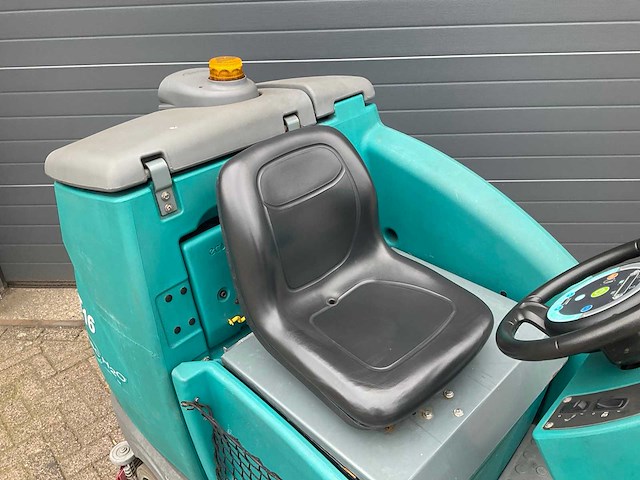 Zelfrijdende schrob/veegmachine - afbeelding 4 van  4