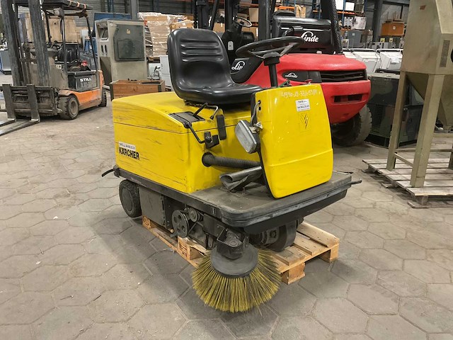 Zelfrijdende veegmachine - afbeelding 7 van  8