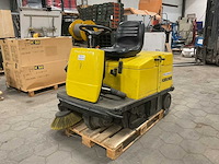 Zelfrijdende veegmachine - afbeelding 1 van  4