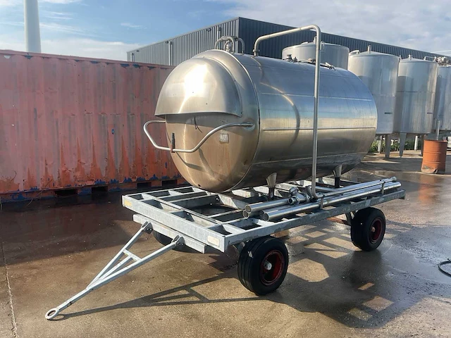 Zero rvs procestank/opslagtank op een aanhangwagen - afbeelding 1 van  6