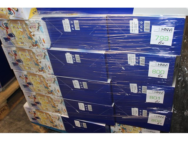 Zes adventskalenders red bull 24x 250 ml. tht 6-2026. - afbeelding 1 van  2