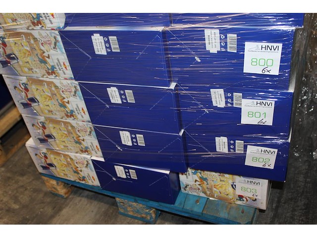 Zes adventskalenders red bull 24x 250 ml. tht 6-2026. - afbeelding 1 van  2