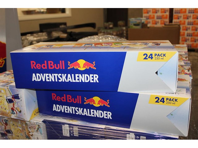 Zes adventskalenders red bull 24x 250 ml. tht 6-2026. - afbeelding 1 van  2