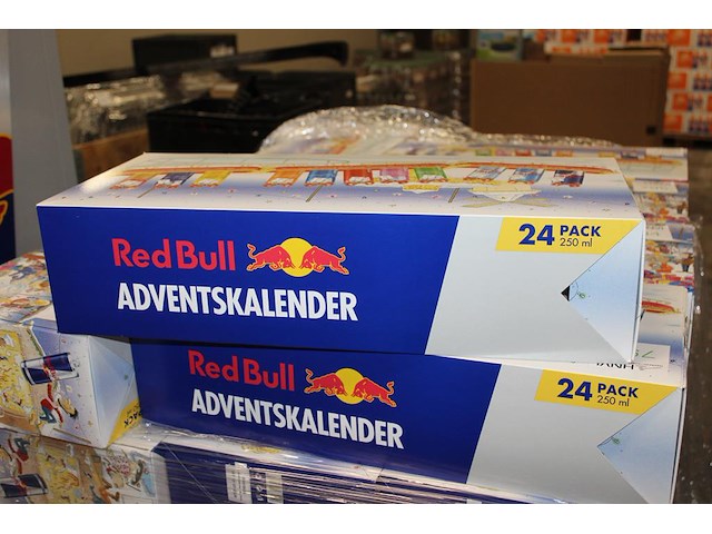 Zes adventskalenders red bull 24x 250 ml. tht 6-2026. - afbeelding 1 van  2