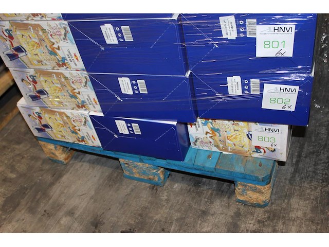 Zes adventskalenders red bull 24x 250 ml. tht 6-2026. - afbeelding 2 van  2