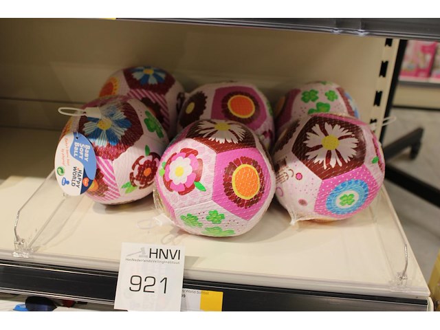 Zes baby softballen happyworld. - afbeelding 1 van  2