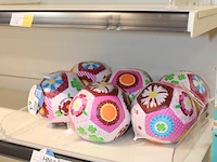 Zes baby softballen happyworld. - afbeelding 2 van  2