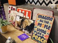 Zes decoratieve wandbordjes in diverse maten. - afbeelding 2 van  2