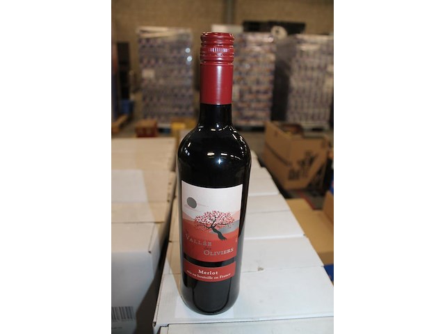 Zes dozen rode wijn cabernet sauvignon vallee des oliviers. 30 flessen. - afbeelding 1 van  3