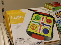 Zes engten ludo magentic game. - afbeelding 2 van  2