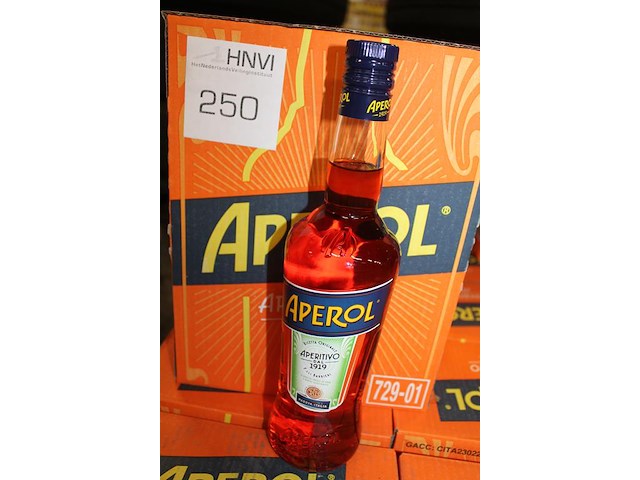 Zes flessen aperol. - afbeelding 2 van  2