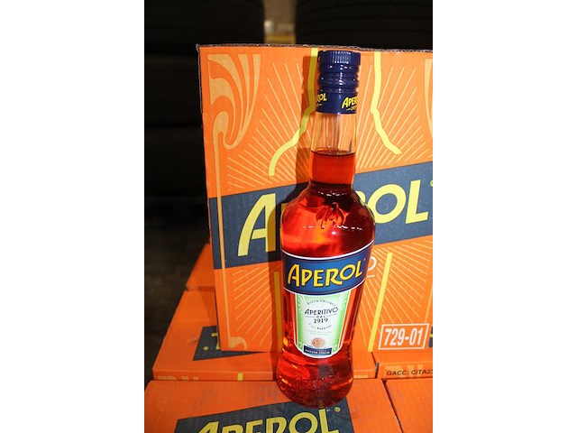 Zes flessen aperol. - afbeelding 2 van  2