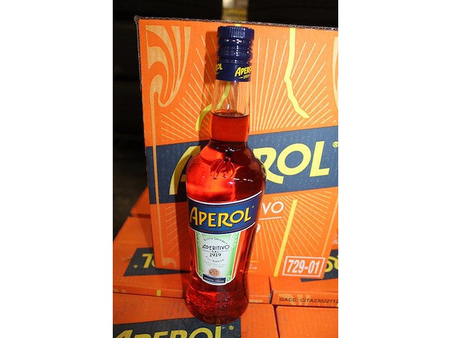 Zes flessen aperol. - afbeelding 2 van  2