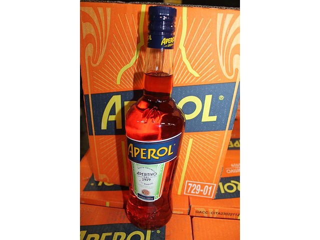 Zes flessen aperol. - afbeelding 2 van  2