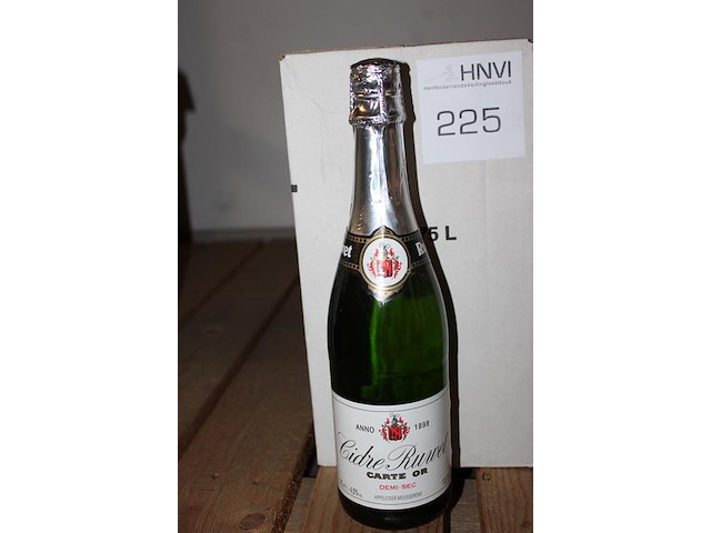 Zes flessen appelcider cidreruwet. - afbeelding 2 van  2