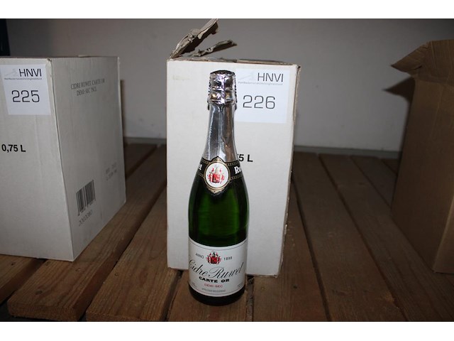 Zes flessen appelcider cidreruwet. - afbeelding 1 van  2