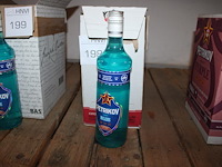 Zes flessen blue wodka petrikov. - afbeelding 1 van  2