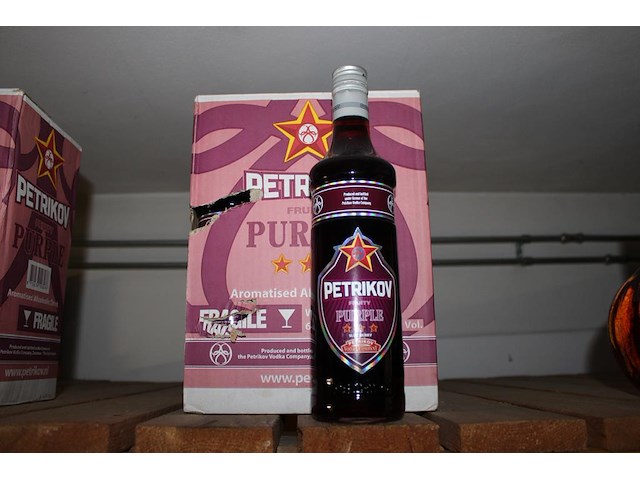 Zes flessen petrikov purple. - afbeelding 1 van  2