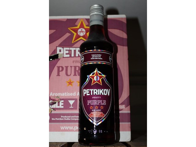 Zes flessen petrikov purple. - afbeelding 2 van  2