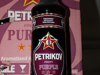 Zes flessen petrikov purple. - afbeelding 2 van  2