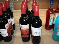 Zes flessen rode wijn merlot la vallee des oliviers. - afbeelding 1 van  2