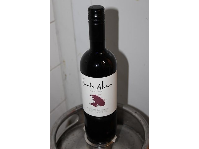 Zes flessen rode wijn. - afbeelding 2 van  2