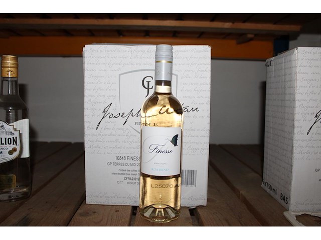 Zes flessen rosé wijn josef gastan. - afbeelding 1 van  2