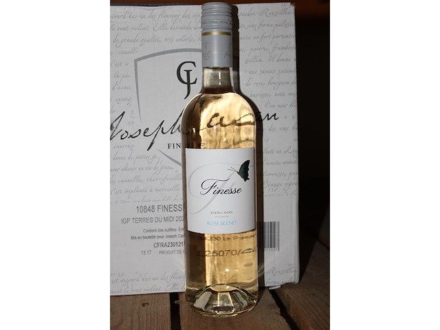 Zes flessen rosé wijn josef gastan. - afbeelding 2 van  2